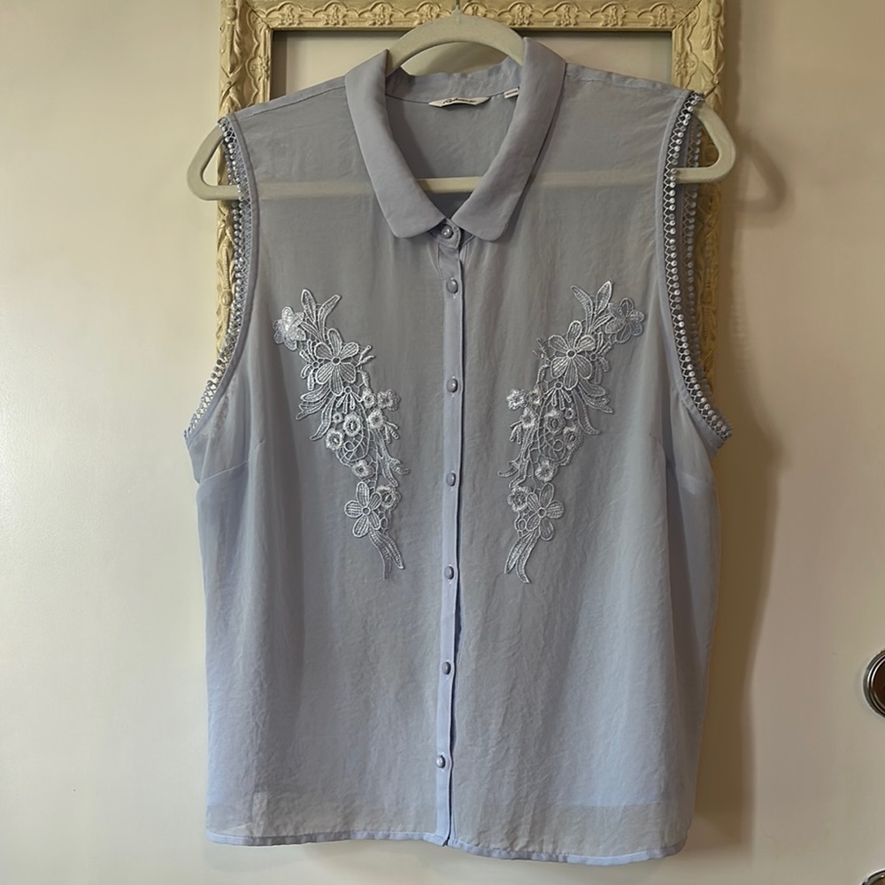 REITMANS | Vintage Embroidered Sleeveless Blue Button Up Sheer Blouse Top - Picture 2 of 12
